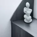 Statueta Minimalista Mama si Copil, Design Modern 3D, Bioplastic Premium Eco-Friendly, Cadou pentru Proaspete Mamici, 150x69x67 mm, Fabricata in Romania