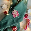 Dog Tag de Crăciun - Medalion cu formă de cadou pentru căței