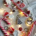 Dog Taguri de Crăciun - Medalioane cu formă de glob, cookieman, candy, ren, cadou, caciula mosului pentru căței