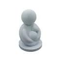 Statueta Minimalista Parintele si Bebelusul, Bioplastic Eco-Friendly 3D, pentru Birou, Masa sau Polita, Design Modern, Cadou pentru Proaspeti Parinti, 100x70x70 mm, Fabricata in Romania