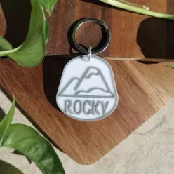 Dog Tag sau Breloc Personalizat - Medalion gri cu simbol Munte