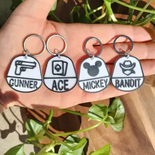 Dog Tag Personalizate - Medalioane sau brelocuri negre cu diferite simboluri As Pistol Mickey Bandit