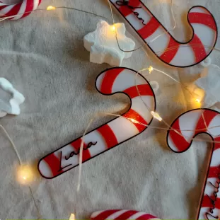 Candy Cane Personalizat - Decorațiune în formă de Acadică și Numele dorit