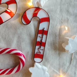Candy Cane Personalizat - Decorațiune în formă de Acadică și Numele dorit