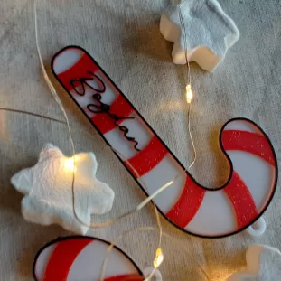 Candy Cane Personalizat - Decorațiune în formă de Acadică și Numele dorit