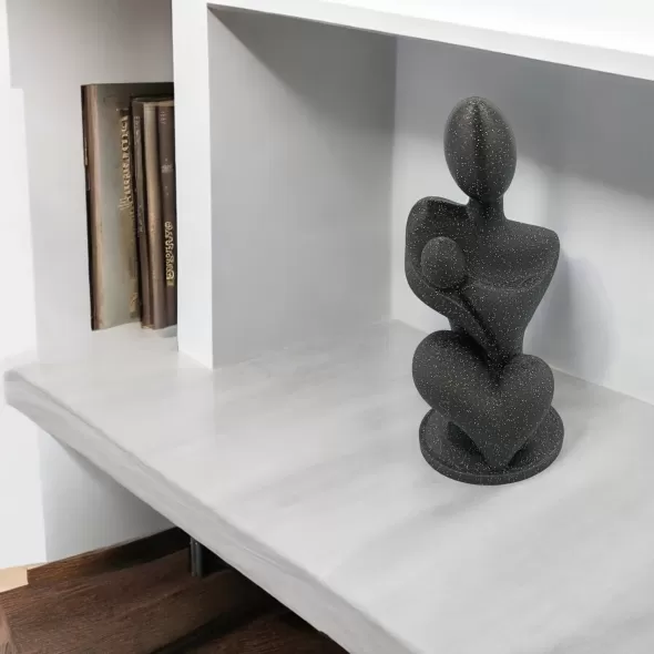 Statueta Minimalista Mama si Copilul, Design Modern 3D, Bioplastic Premium Eco-Friendly, Cadou pentru Proaspete Mamici, 150x69x67 mm, Fabricata in Romania