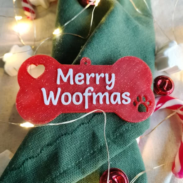 Decorațiune de Crăciun - Os Roșu cu mesaj "Merry Woofmas"